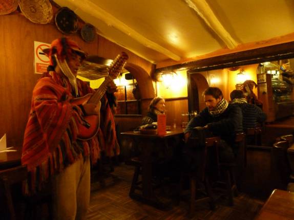 Um delicioso bar onde fizemos a despedida do Gustavo, no bairro de San Blas, em Cusco, no Peru